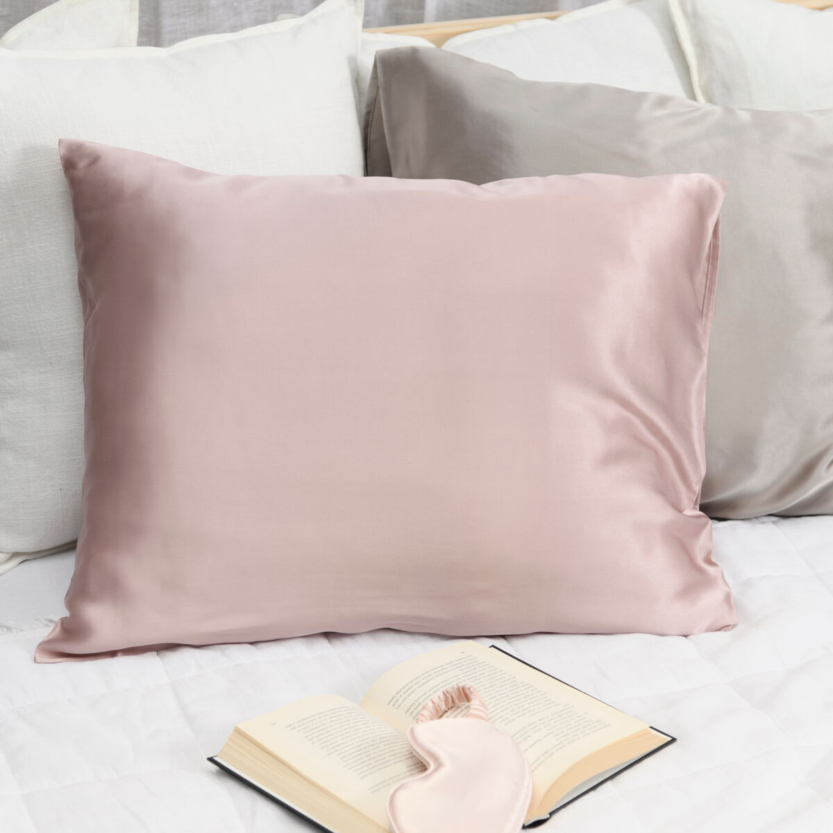 Fanni K Silk Tyynyliina 50x60 cm luumu